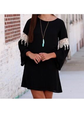 Aggie Black Boho Swing Dress Crochet Lace Sleeves Flutter NWT Large